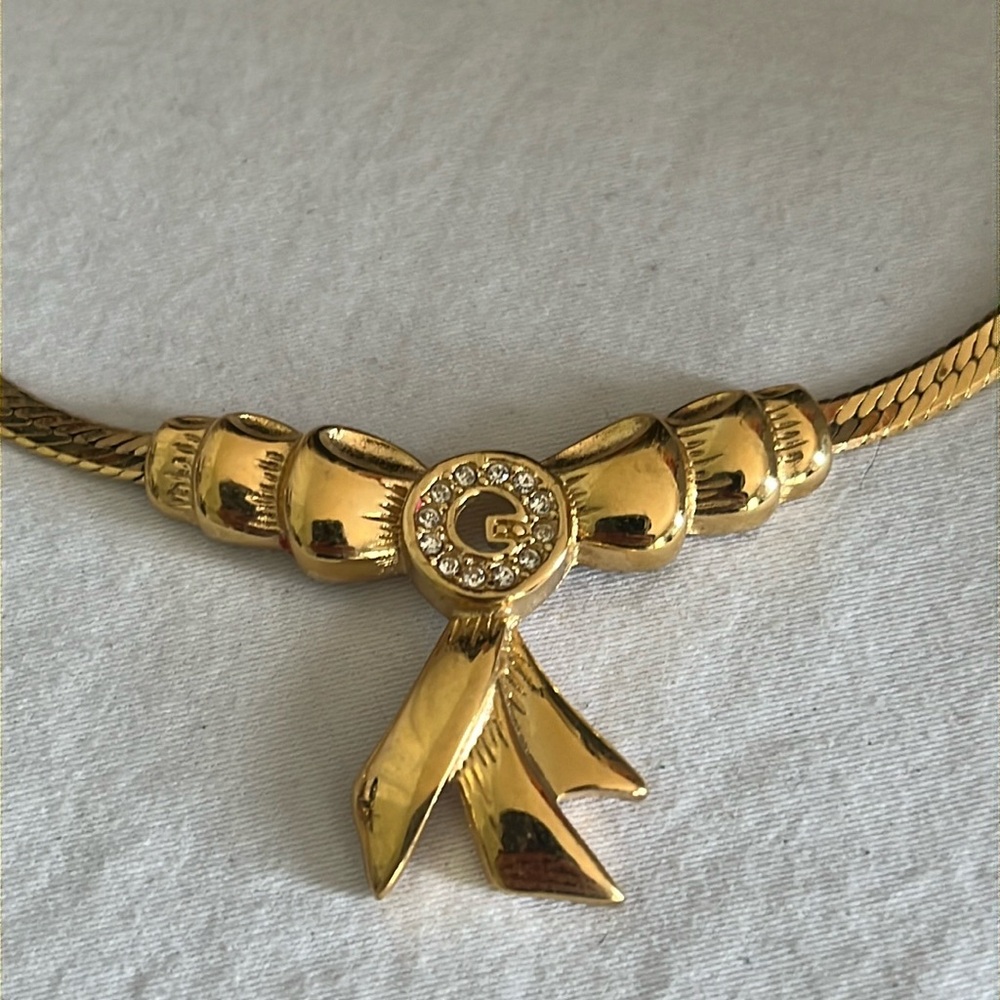 Givenchy bow with crystals necklace
